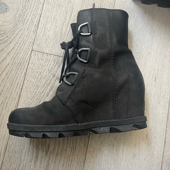 SOREL BOOTS - Picture 8 of 9